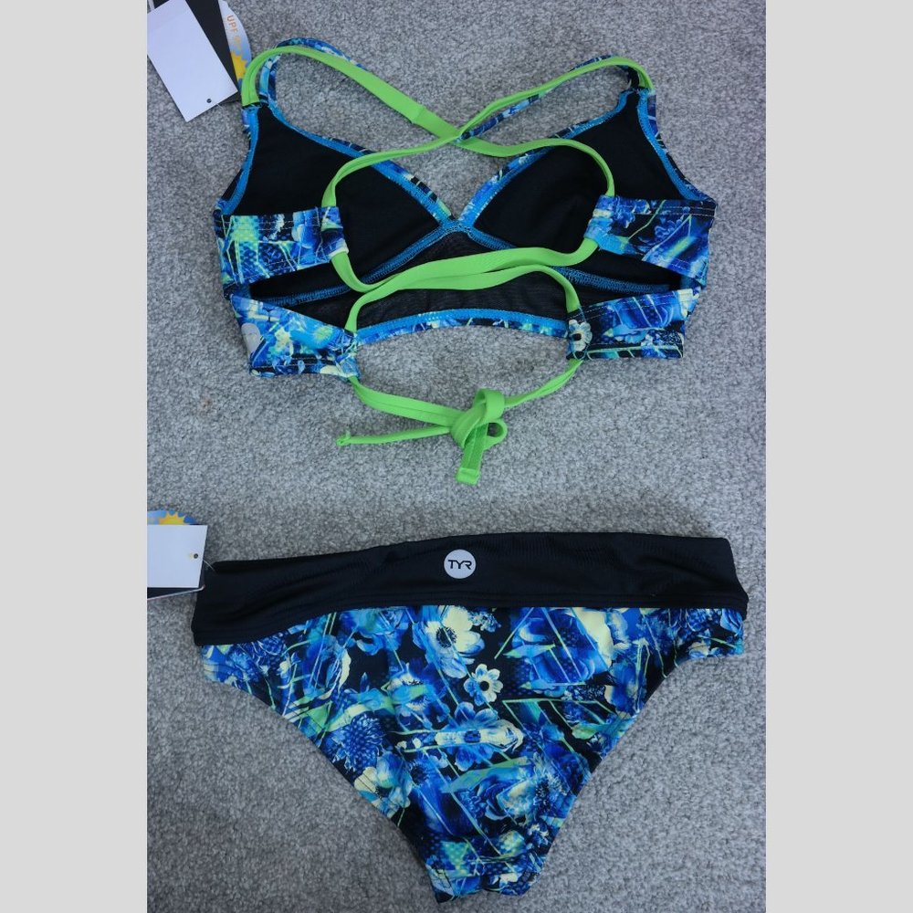 TYR Size XS 0/2 Print UPF 50 Body Sculptor Bikini Petite fit - Picture 2 of 8